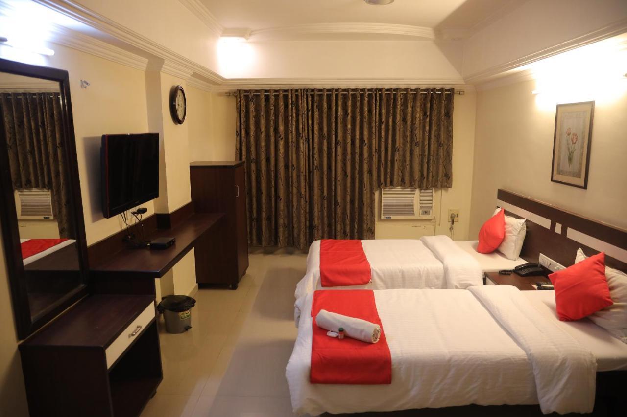 Hotel Alpha Vadodara Exterior foto